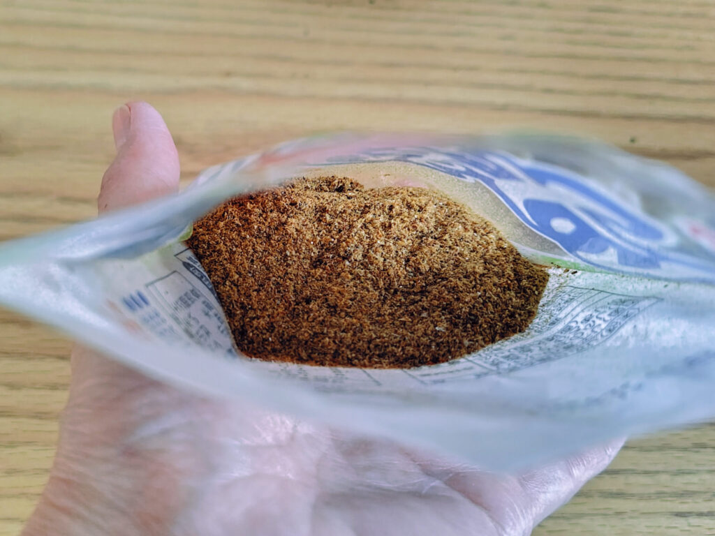 袋を開けた削り粉