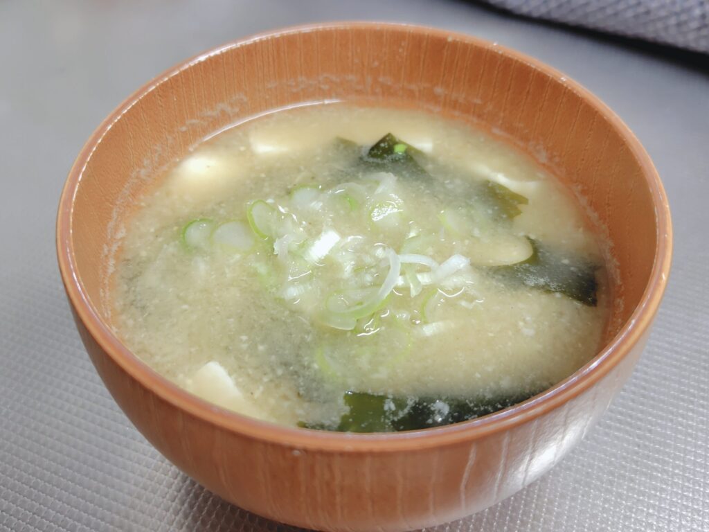 フンドーキン「生詰あわせみそ」で作った味噌汁